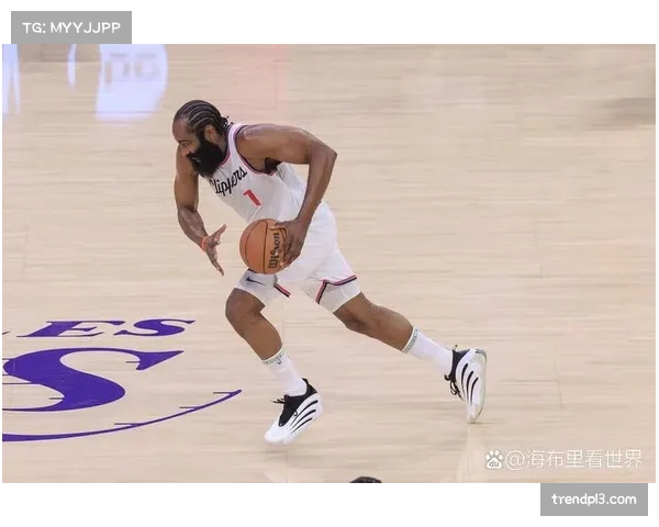 淡厚然防守端展现意识 一次盖帽显防守潜力